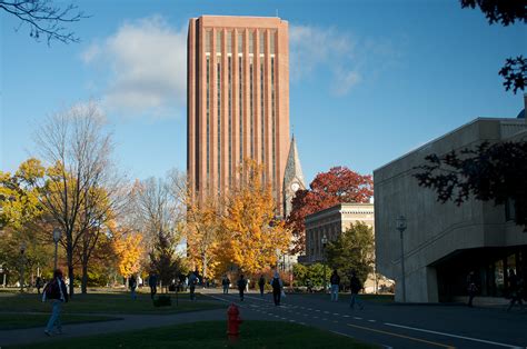 dorm invasion|UMass students banned from campus following alleged dorm。